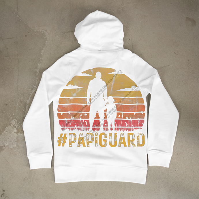 Detailansicht eines weißen Hoodies, bedruckt mit dem liebevollen #PAPIGUARD Aufdruck als starkes Statement für jeden stolzen Vater.